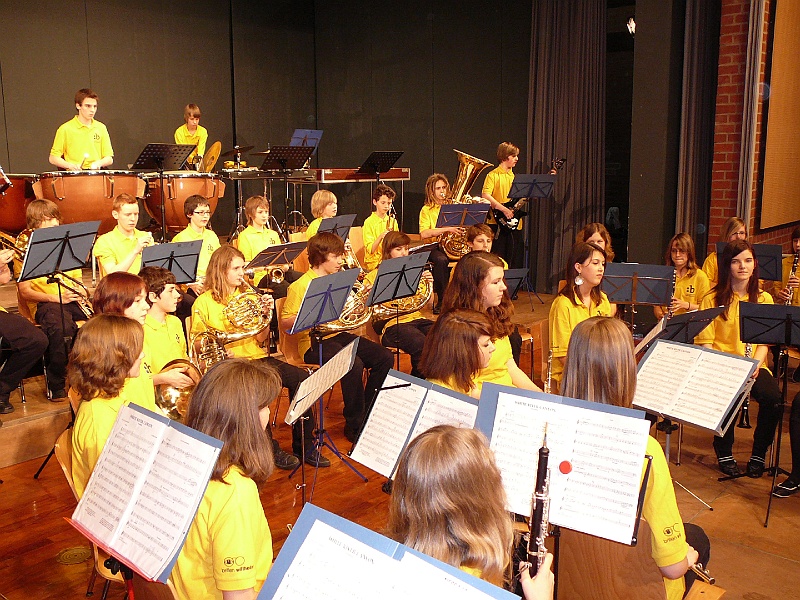 09 04 04 Fruehjahrskonzert MVB (5).JPG